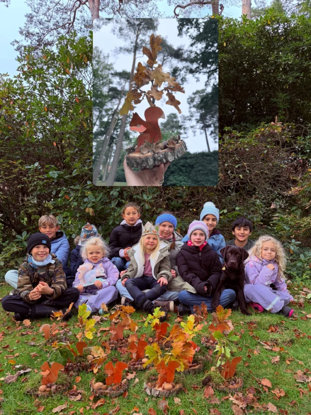 🍁Tag 2 Herbstferien Programm für die Kinder der Mitarbeiter der Waldklinik @waldklinik.jesteburg 

„🐿️🍂 Dem Eichhörnchen auf der Spur 🍁🌰“

Heute drehte sich bei den „Mini Rüsselkäfern“ alles um einen kleinen, flinken Waldbewohner: das Eichhörnchen! 🐿️🤎

Gemeinsam haben wir Spannendes über das Leben der Eichhörnchen erfahren. Wo schlafen sie eigentlich? Was fressen sie am liebsten? Und wie bereiten sie sich auf den Winter vor? 🌰🍃

Natürlich durfte auch das praktische Erleben nicht fehlen! Mit viel Freude und kleinen, fleißigen Händen haben wir im Wald einen gemütlichen Kobel gebaut – so nennt man das Nest eines Eichhörnchens. 🌳🪵

Anschließend wurde es kreativ: Wir haben ein Eichhörnchen gebastelt, das nun als liebevolle Herbstdekoration einen Platz im Kinderzimmer finden darf. 🐿️🍁✨ Zum Abschluss gab es selbst gebackene Eichhörnchen Kekse🥰🐿️

Bastelidee Eichhörnchen: @atelier_ode_desjardins 🫶🏻

Ein wunderschöner Tag voller Naturwissen, Kreativität und kleiner Entdeckungen. 🤎

Denn die Natur ist der schönste Lernort – und jedes Walderlebnis ein kleines Abenteuer! 🌿🍂

#eichhörnchen #naturkind #waldkind #naturpädagogik #waldliebe 

(Unbezahlte Werbung)